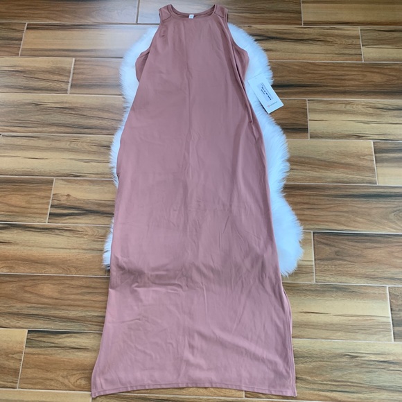 Get going dress maxi red dust lululemon size 10 - Picture 3 of 7